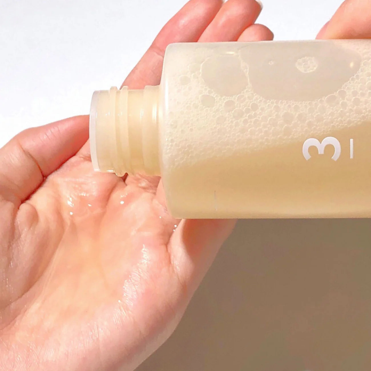 NUMBUZIN No.3 SUPER GLOWING ESSENCE TONER 200ml